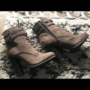 Gray Boots (Women’s 6)